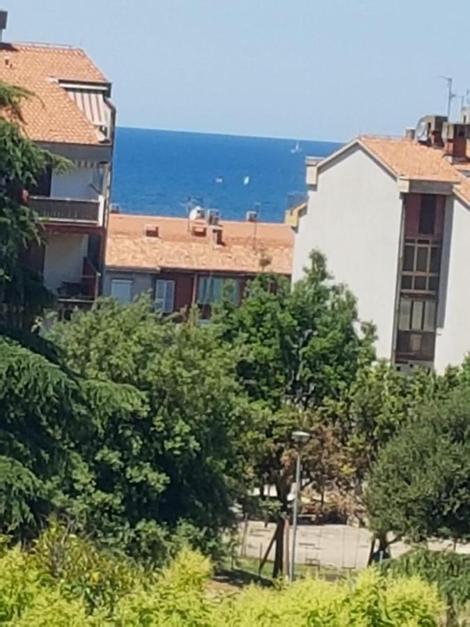 Apartment Mit Balkon Porec Exterior photo
